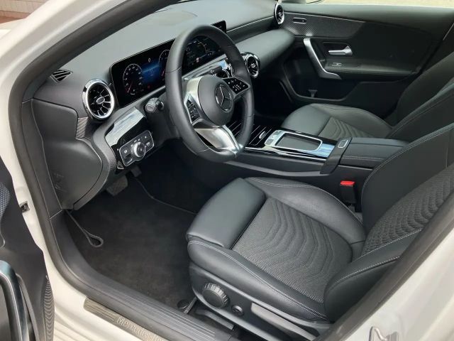 Mercedes-Benz A 180 A 180 d Hatchback