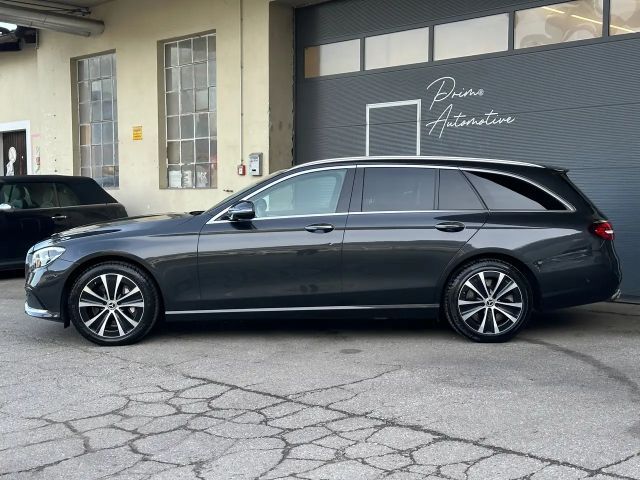 Mercedes-Benz E 300 AVANTGARDE E 300 de