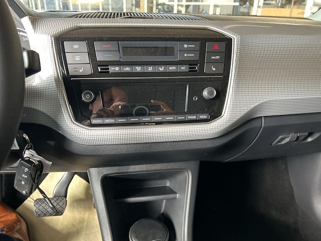 Volkswagen e-up! up! 61 kW (83 PS) 32,3 kWh 1-Gang-Automatik