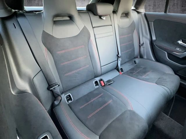 Mercedes-Benz CLA 200 AMG Line Shooting Brake