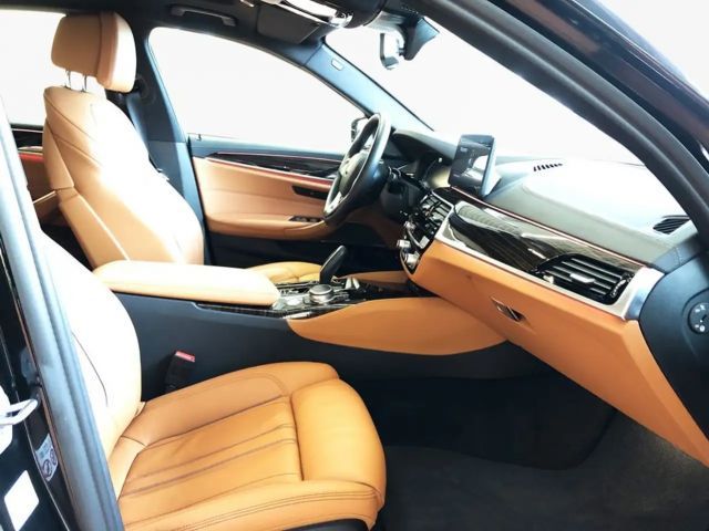 BMW 530 530d Luxury Line Sedan xDrive