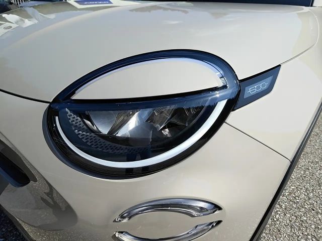 Fiat 600e Hybrid mHEV 145 6-Gang eDCT