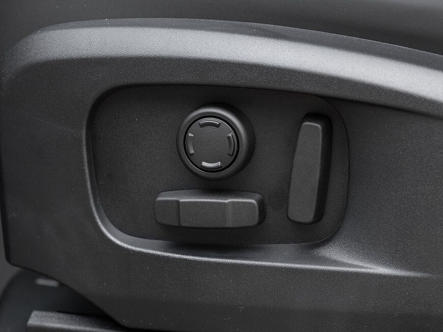 Land Rover Defender 110 Dynamic SE