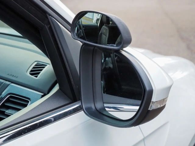 Volkswagen T-Cross 1.0 TSI DSG R-Line