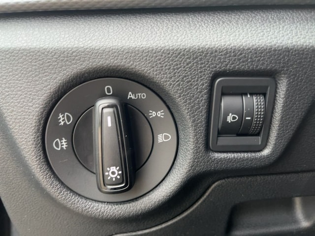 Skoda Kamiq Kamiq Essence 1,0 TSI AHK SHZ FSE PDC SpurH