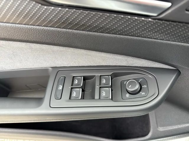 Volkswagen Golf DSG R-Line