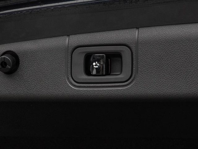 Mercedes-Benz E 200 Sedan