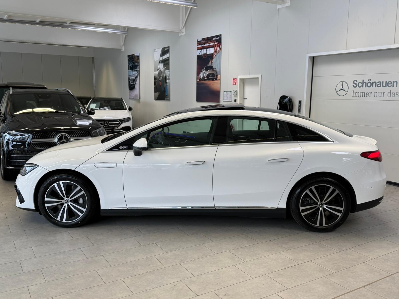 Mercedes-Benz EQE 300 Sedan