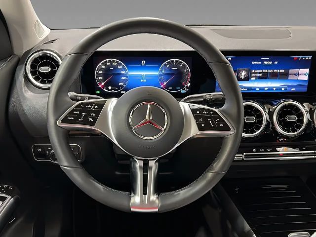 Mercedes-Benz GLA 200 Progressive