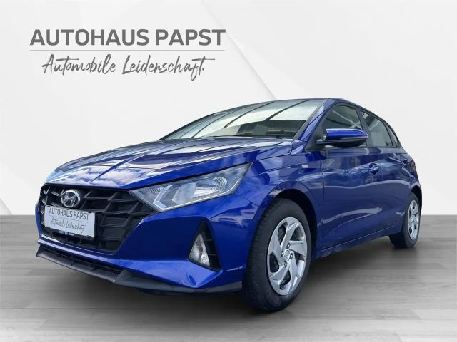 Hyundai i20 *** 4 Zylinder *** Sommer & Winterräder inkl.