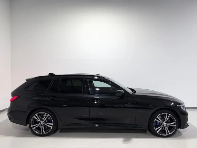 BMW 330 330e M-Sport xDrive