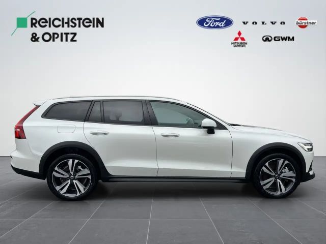 Volvo V60 Cross Country AWD Plus