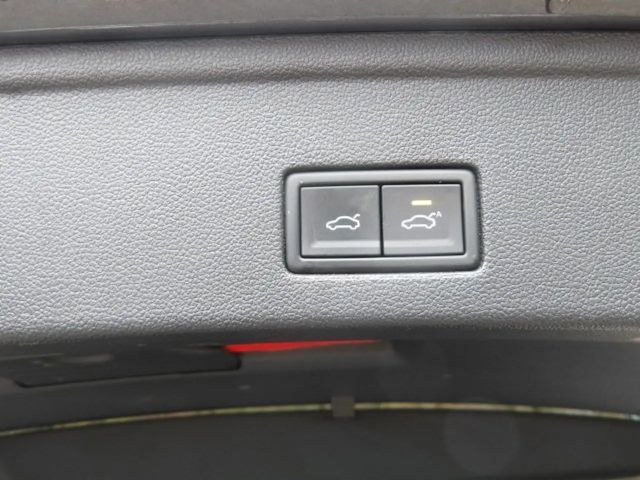 Volkswagen Touareg 4Motion R-Line Style