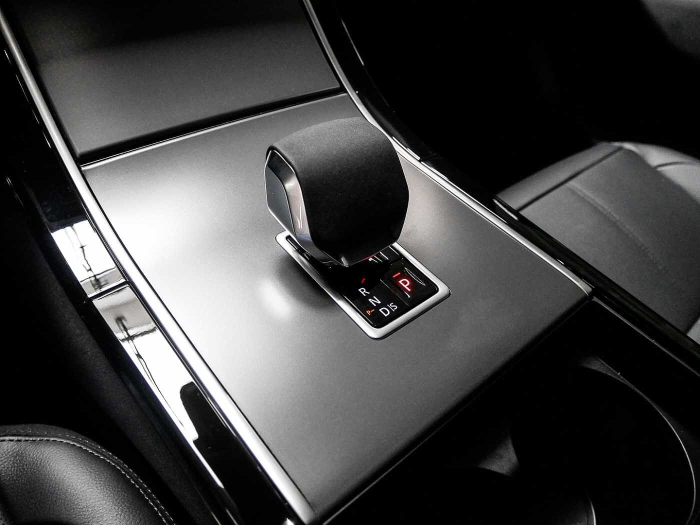 Land Rover Range Rover Velar Dynamic SE