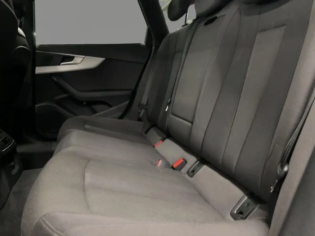 Audi A4 35 TDI S-Line