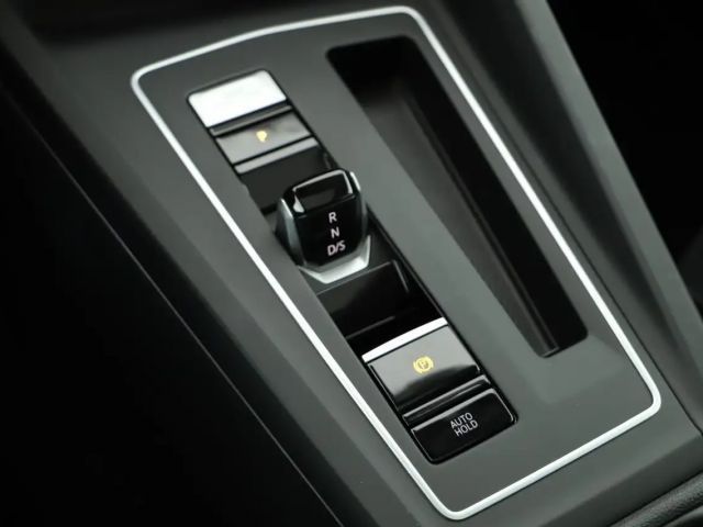 Volkswagen Golf 1.5 eTSI DSG Golf VIII