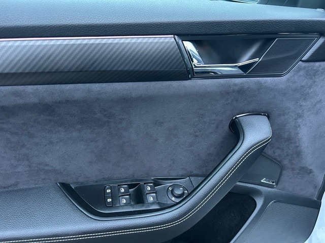 Skoda Superb 2.0 TDI Combi Sportline