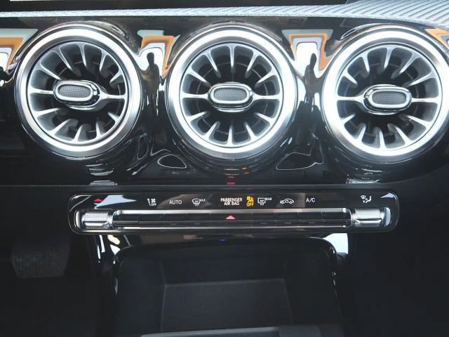 Mercedes-Benz A 180 A 180 d