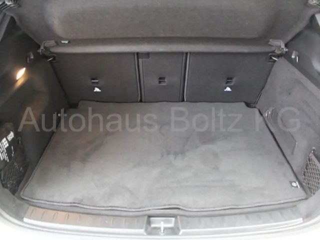 Mercedes-Benz GLA 180 Progressive