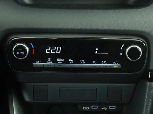 Toyota Yaris Hatchback Team D