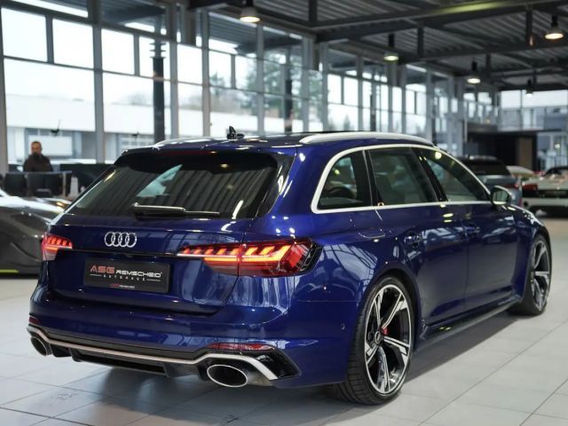 Audi RS4 Avant Quattro