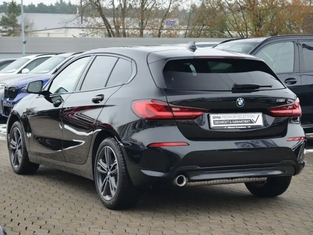 BMW 118 118i Sedan Sport Line