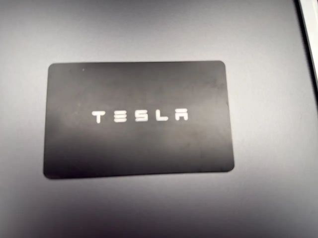 Tesla Model Y AWD Dual Motor Performance