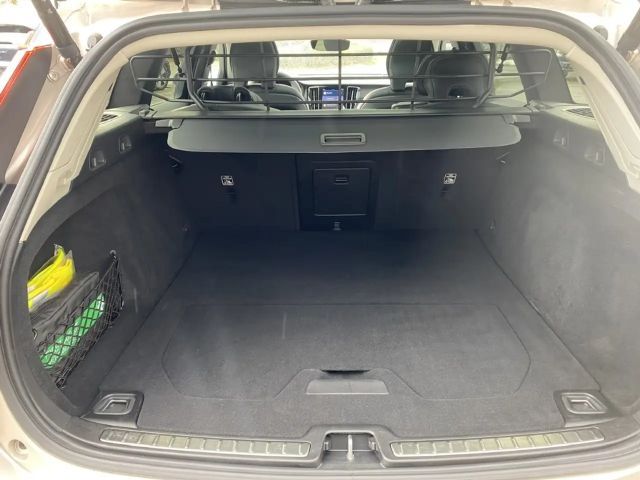 Volvo V60 Cross Country AWD Ultimate