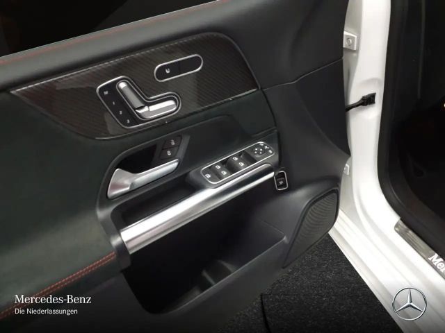 Mercedes-Benz B 250 AMG Line Sedan