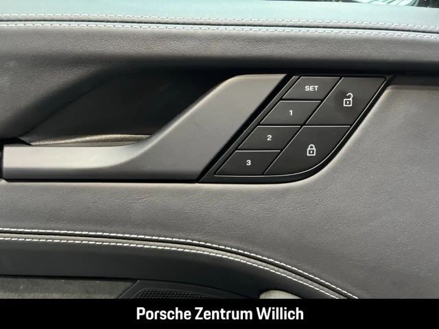 Porsche 992 4 Coupé GTS Targa