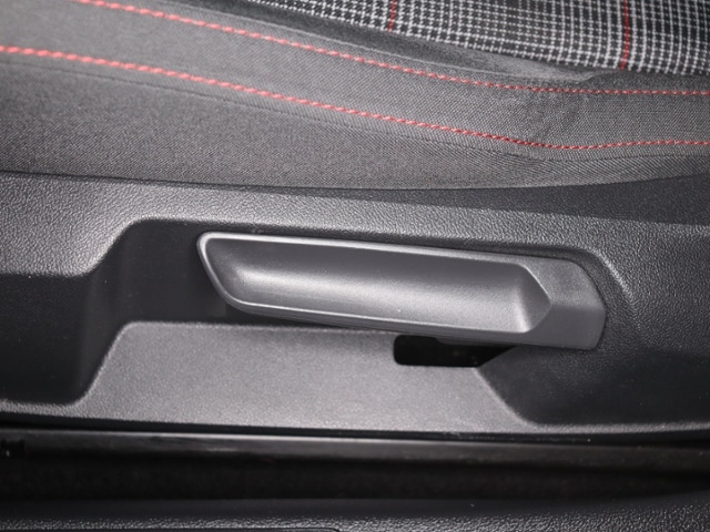 Volkswagen Golf 2.0 TSI DSG