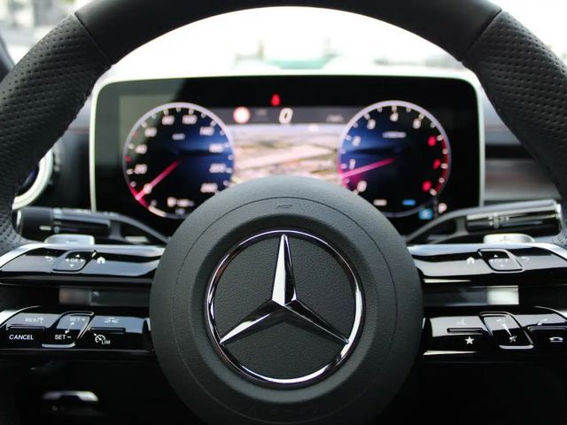 Mercedes-Benz C 200 AMG Line Sedan