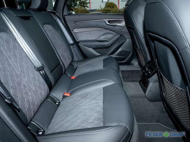 Audi A6 Avant Quattro S-Tronic