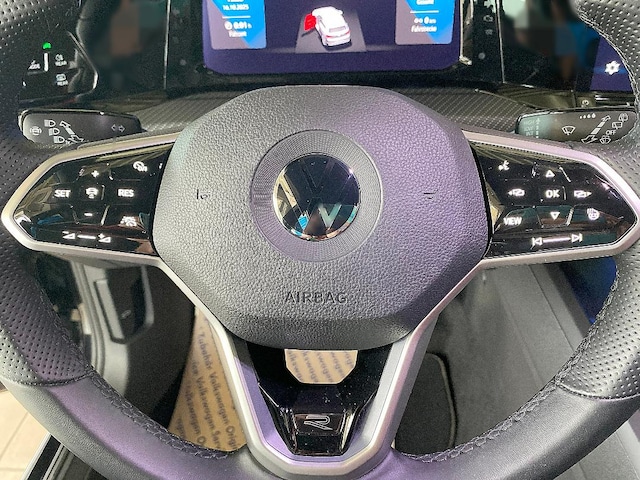 Volkswagen Golf R-Line