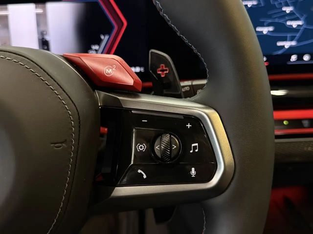 BMW M5 M5*GLASDACH*360°*HUD*MEMORY*B&W*AHK*GARANTIE*VOLL*