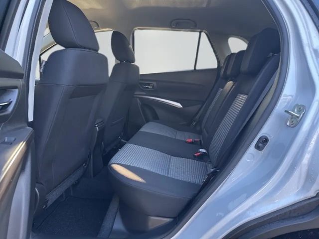 Suzuki S-Cross Hybrid