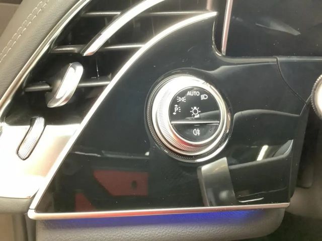 Mercedes-Benz E 200 AMG Line Sedan