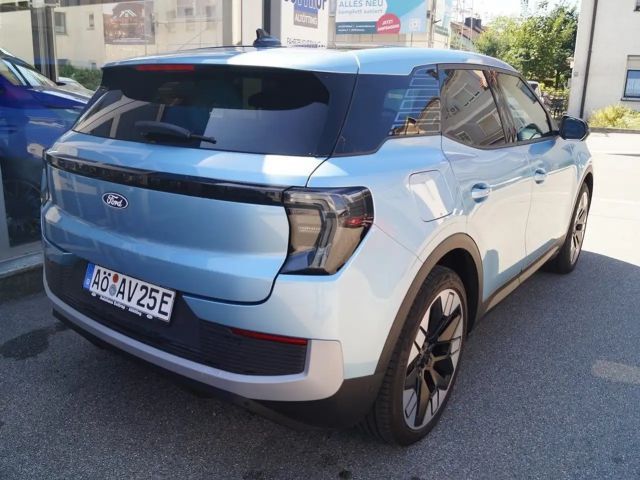 Ford Explorer Premium RWD