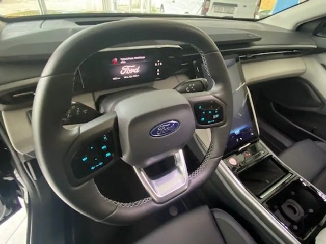 Ford Explorer Extended range RWD