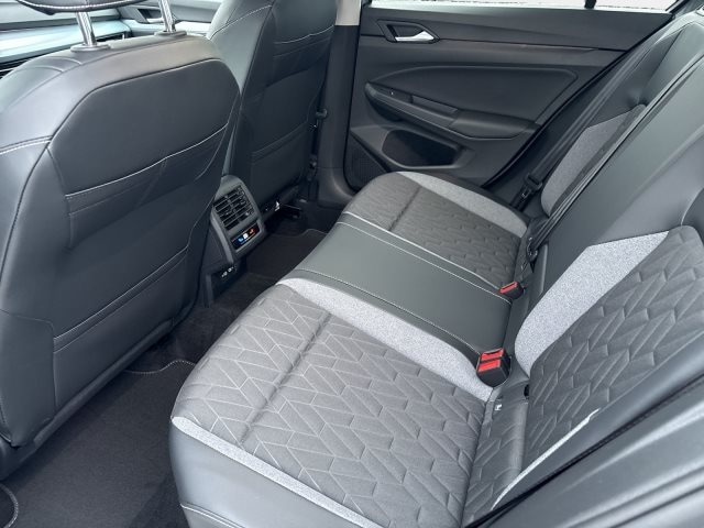 Volkswagen Golf 1.5 eTSI DSG Golf VIII