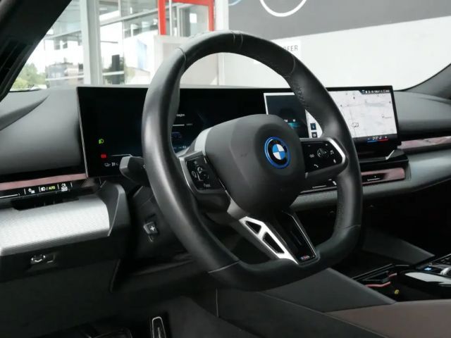 BMW i5 eDrive40