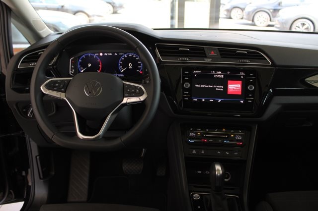 Volkswagen Touran 1.5 TSI DSG R-Line