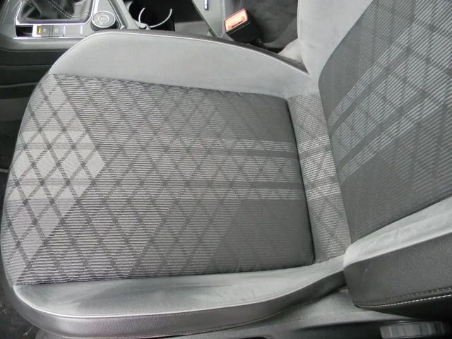 Volkswagen Tiguan DSG R-Line Style