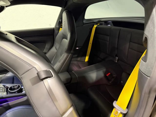 Porsche 992 4 Cabrio GTS Targa