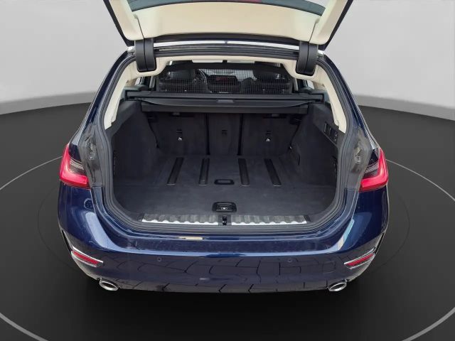 BMW 330 330i Luxury Line Touring xDrive