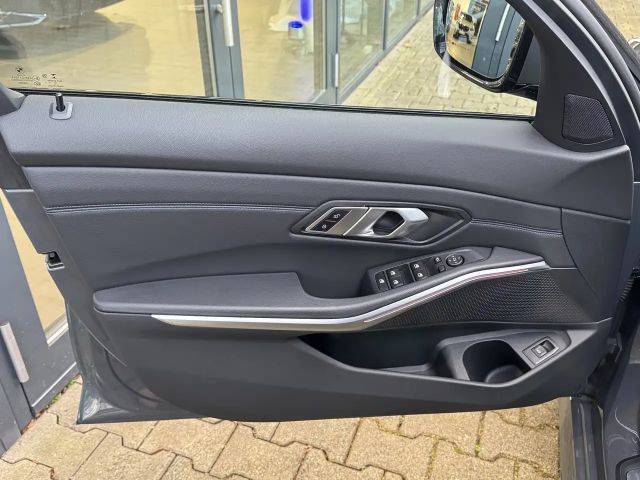 BMW 320 320i M-Sport Touring