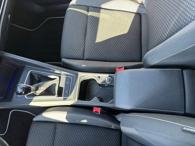 Volkswagen Golf Active TSI CarPlay/Black/AHK/Virt/ACC/LED