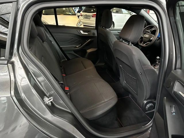 Ford Focus ST Line Wagon