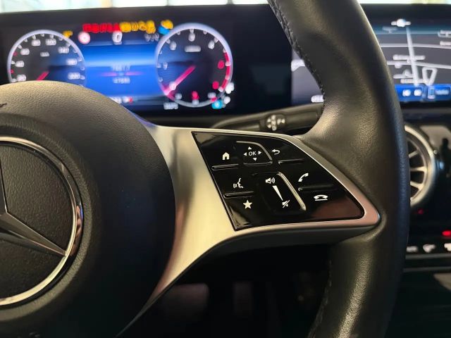 Mercedes-Benz A 180 A 180 d