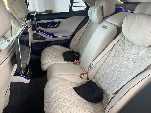 Mercedes-Benz S 500 4MATIC Sedan